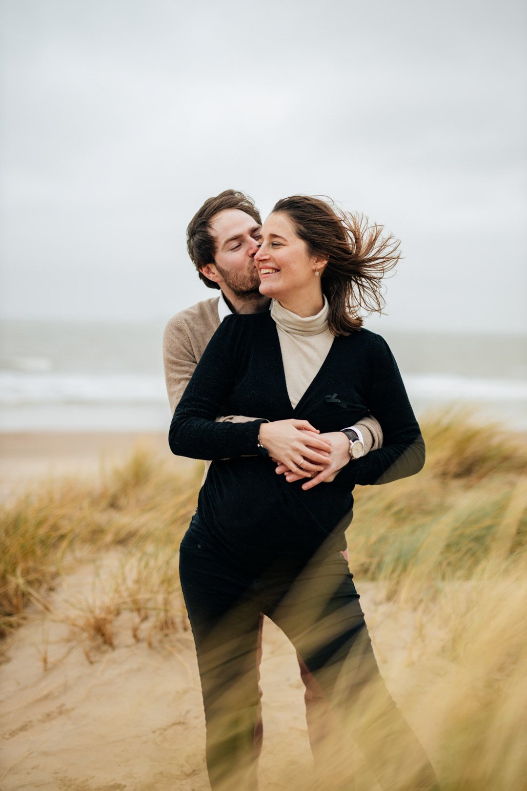 Séance photo de couple par Maxime du Bus à la mer du Nord
